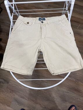 Men's Flat Front Chino Shorts in Cream